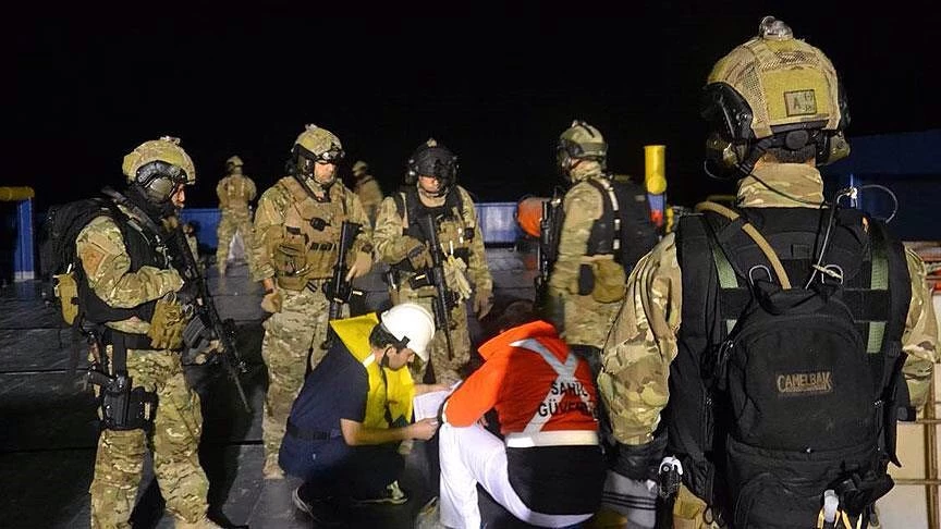 Ρεσάλτο Τούρκων κομάντος SAT σε πλοίο με ελληνική σημαία και συλλήψεις – Κτίζει νέα κρίση η Αγκυρα – Εικόνες και Βίντεο